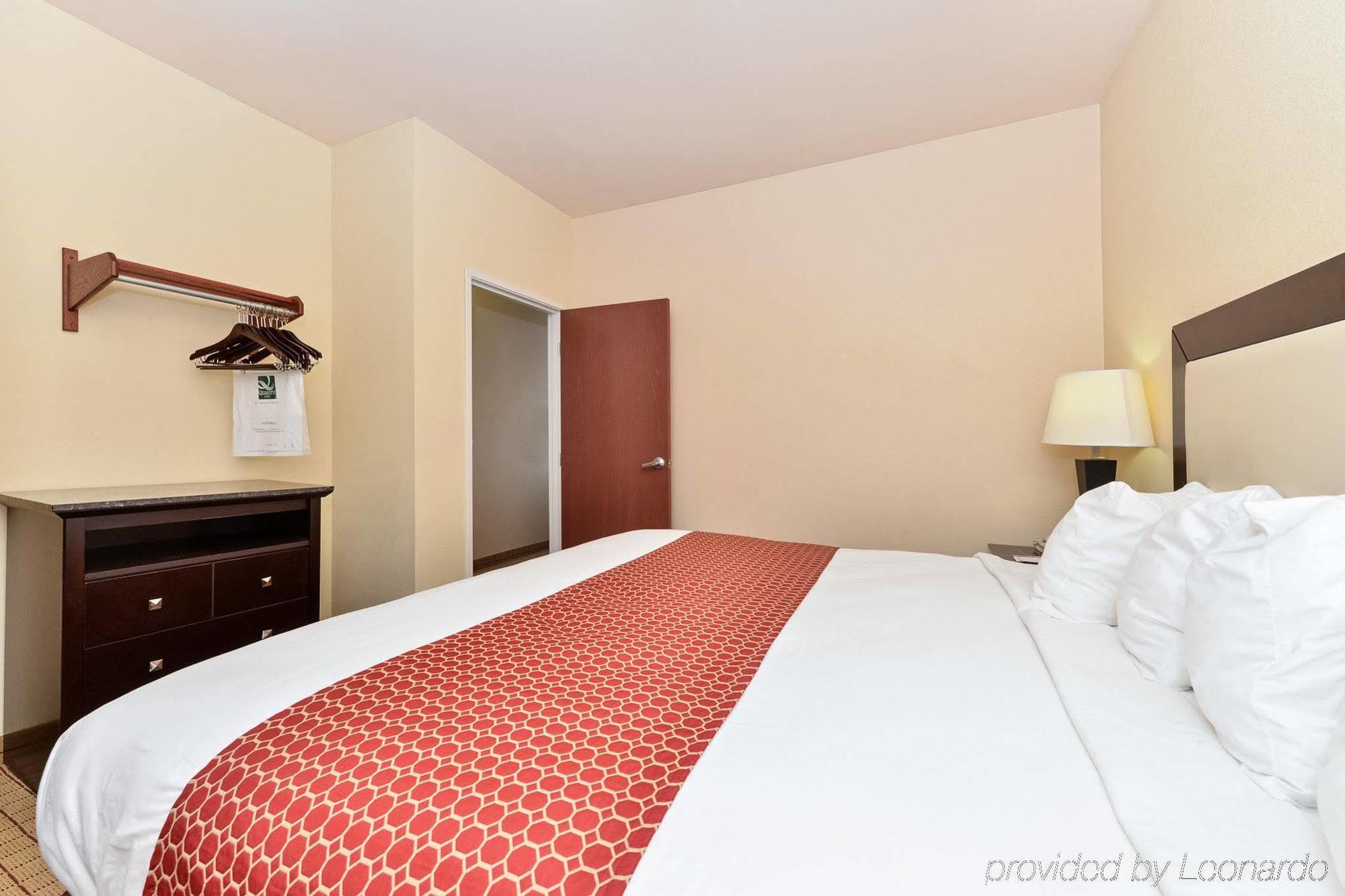 נורמן Express Inn & Suites מראה חיצוני תמונה