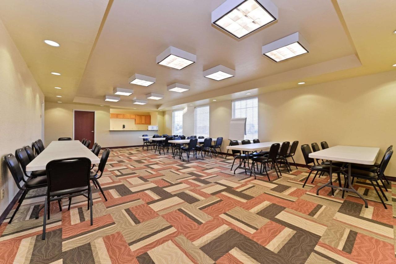 נורמן Express Inn & Suites מראה חיצוני תמונה